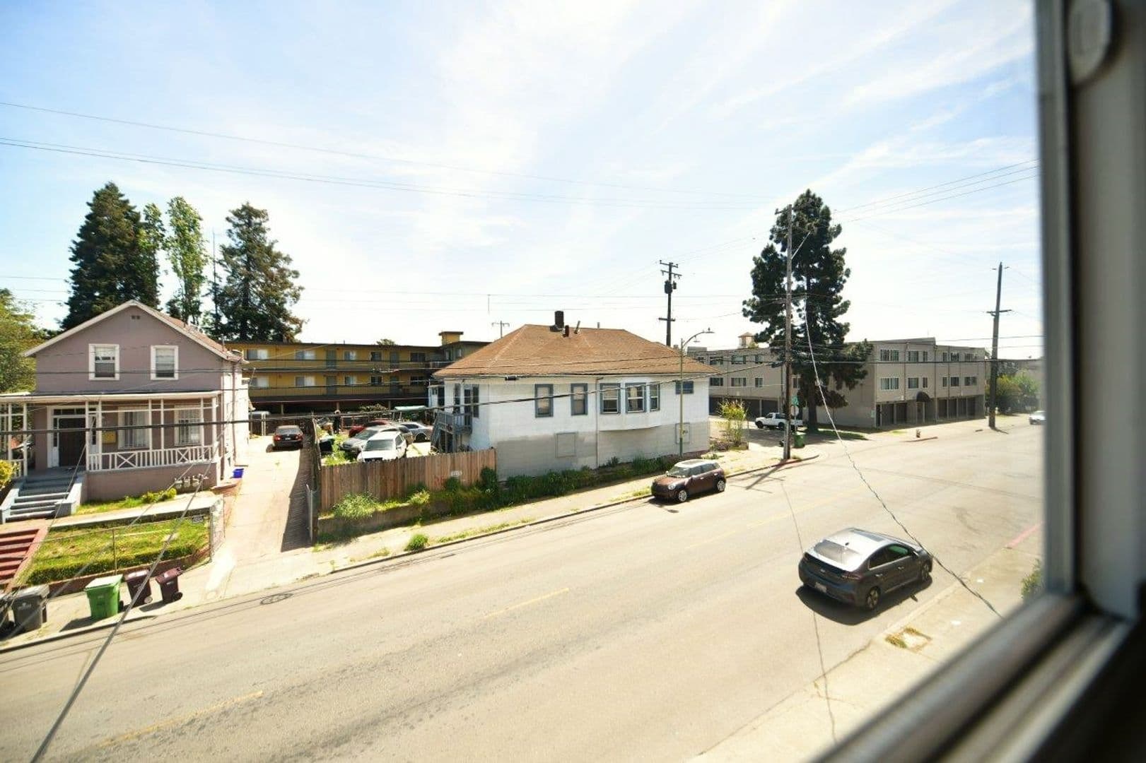 Oakland Apartment: 434 E. 17th Street