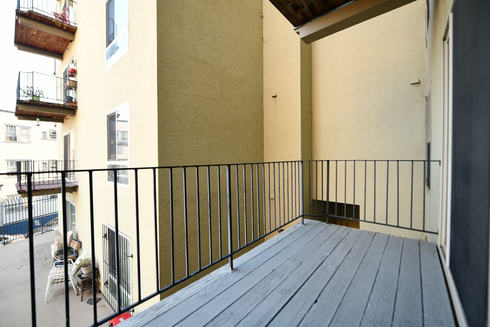 Oakland Apartment: 415 Lagunitas Avenue