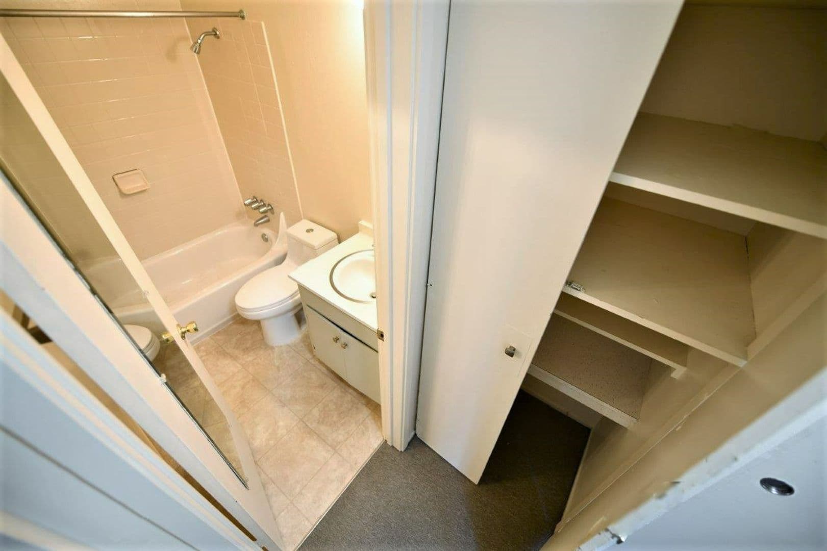 Berkeley Apartment: 2430 Dwight Way/2550 Telegraph Avenue