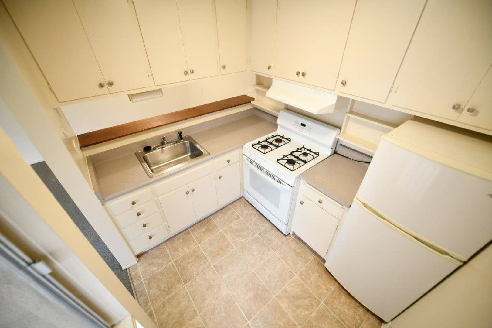 Berkeley Apartment: 2430 Dwight Way/2550 Telegraph Avenue