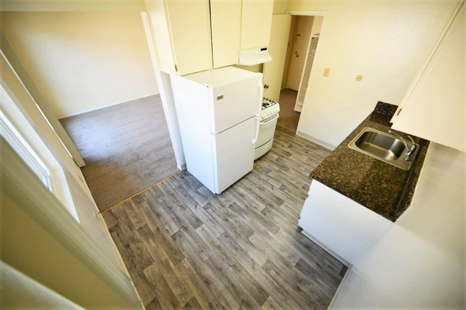 Oakland Apartment: 2801 Summit Street