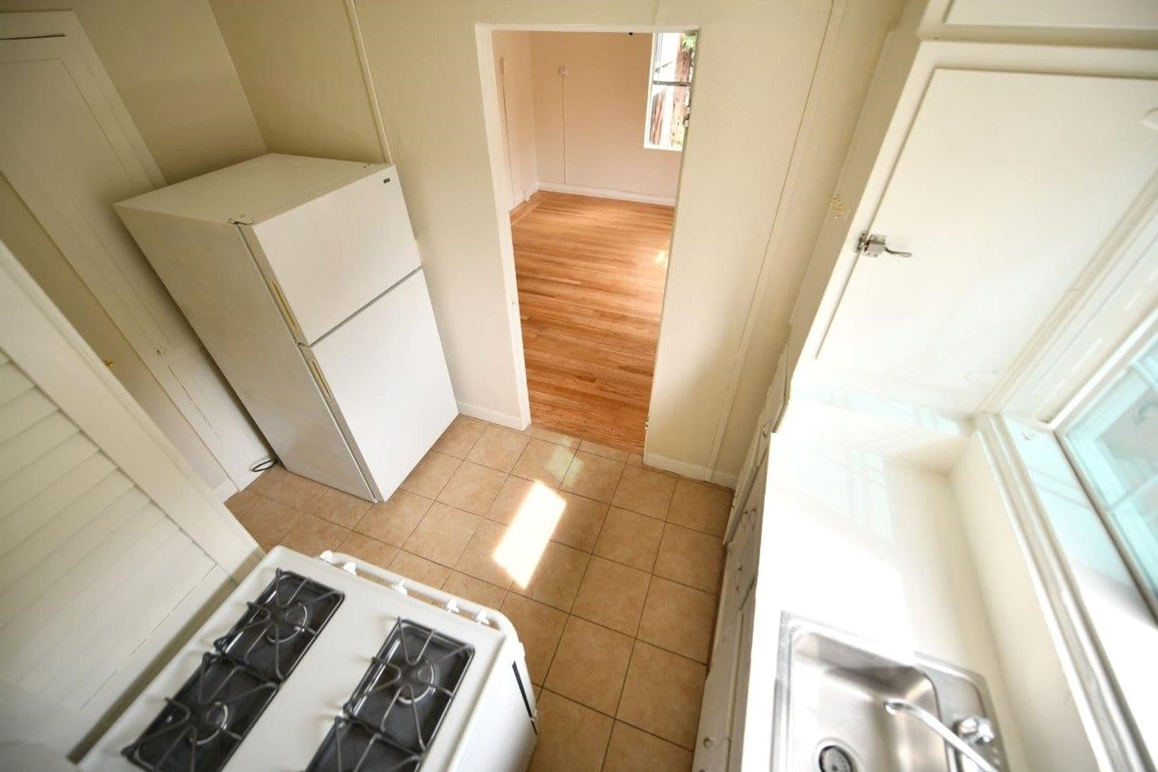 Martinez Apartment: 1131 Pine Street