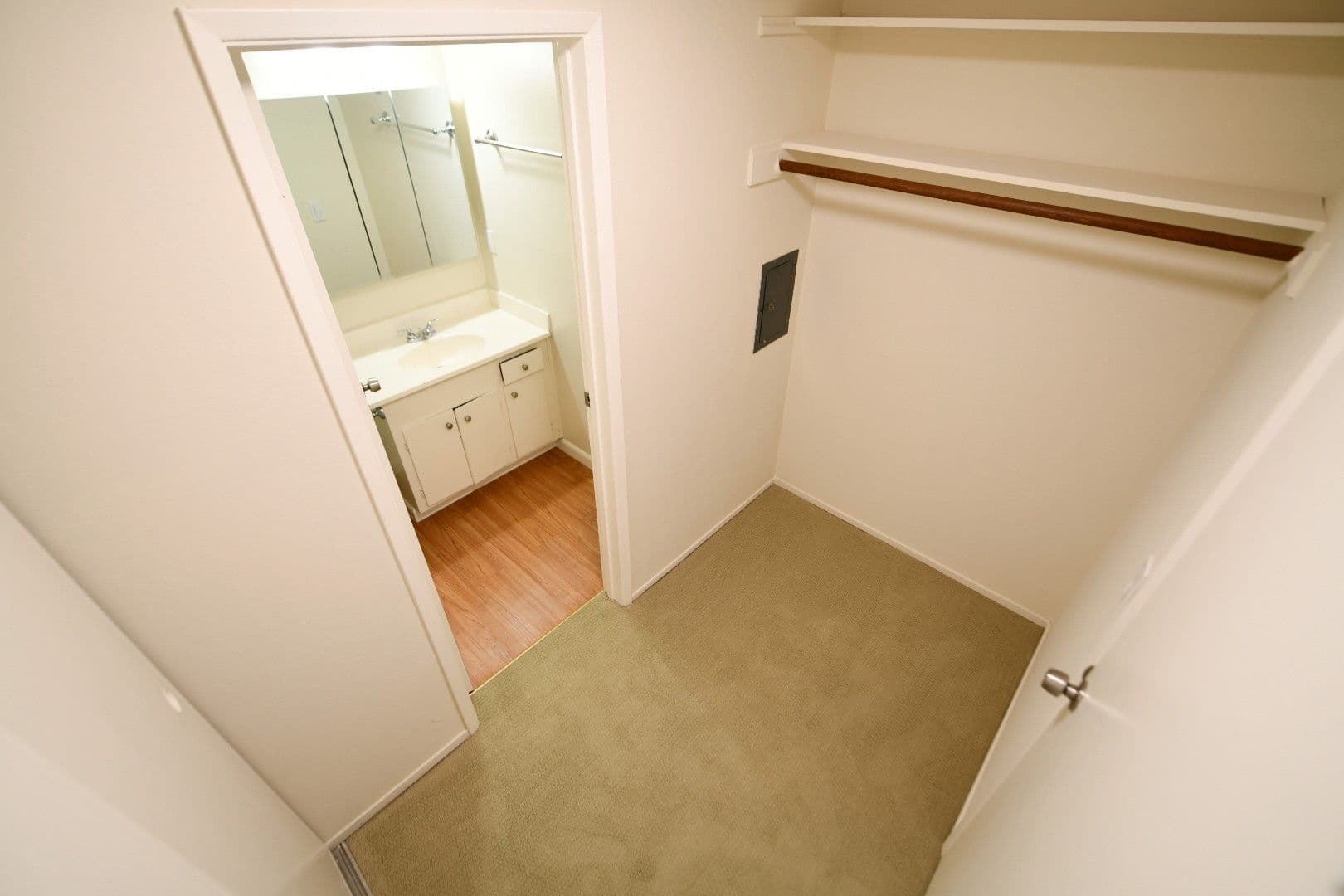 Oakland Apartment: 1570 Jackson Street