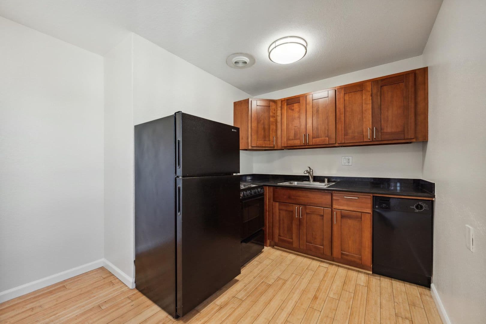 Oakland Apartment: 1738 4th Avenue