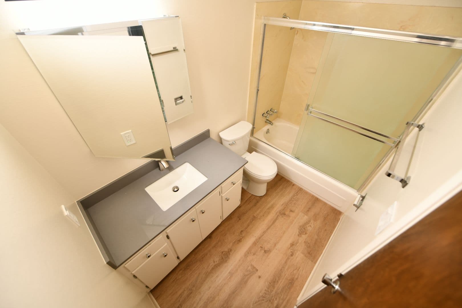 San Leandro Apartment: 65 Thornton Street