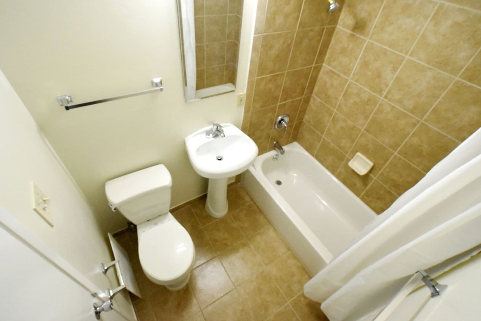 Berkeley Apartment: 1921 Francisco Street