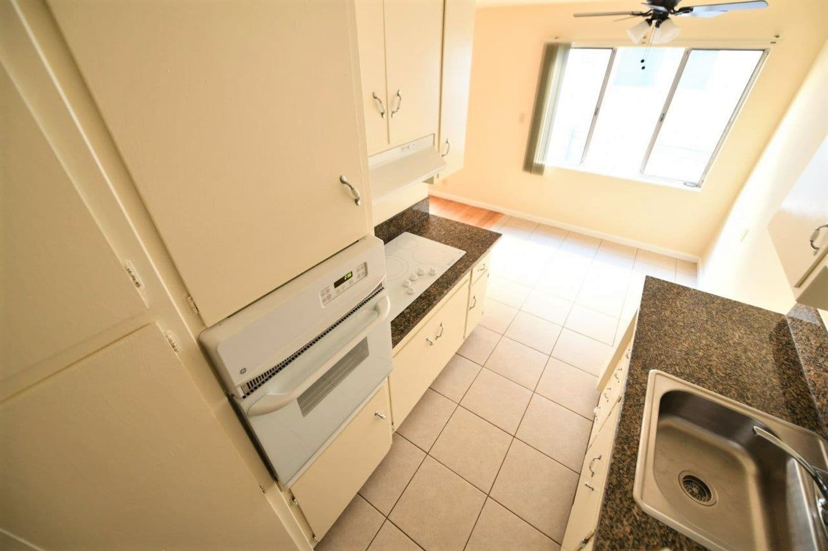 Oakland Apartment: 398 Euclid Avenue