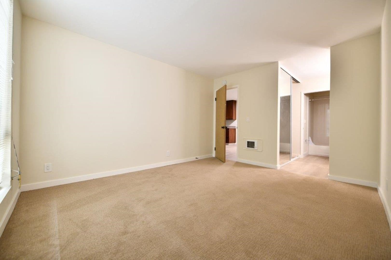Oakland Apartment: 366 Staten Avenue