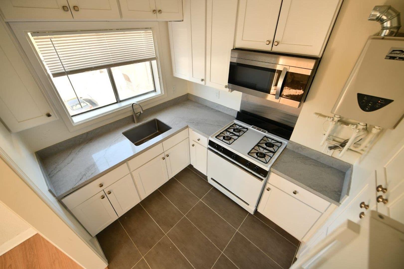 Martinez Apartment: 1131 Pine Street