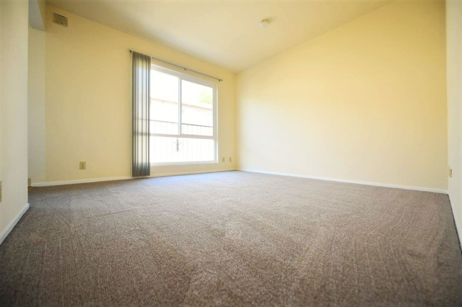 Oakland Apartment: 2801 Summit Street