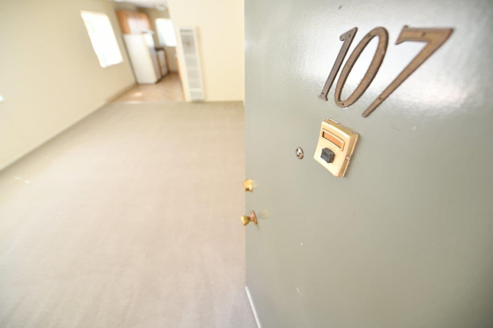 Oakland Apartment: 275 41st Street