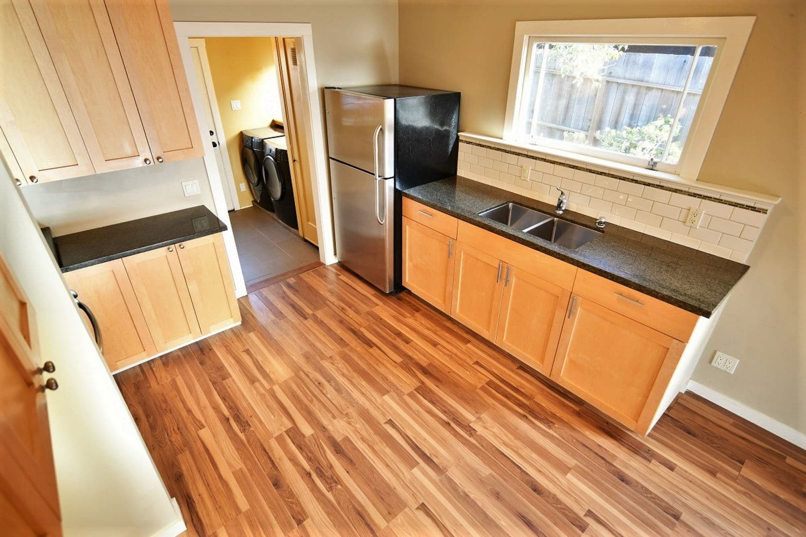 Oakland House: 6632 Simson Street