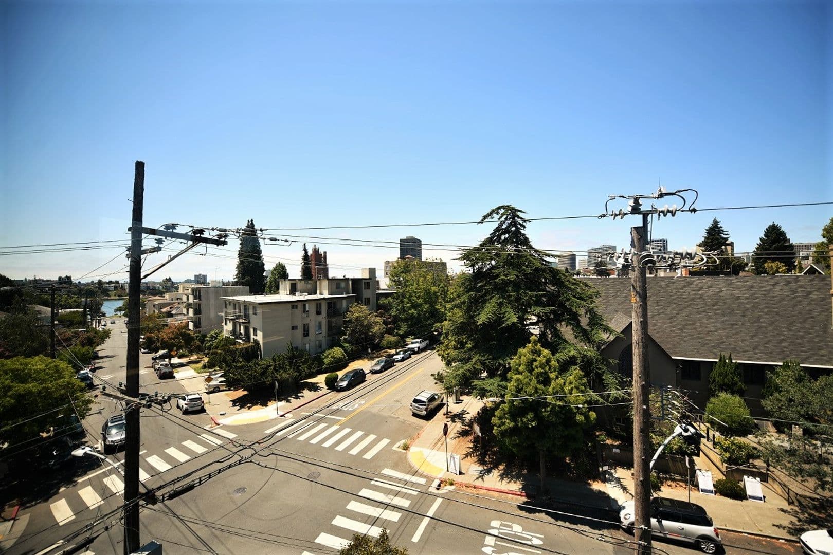 Oakland Apartment: 398 Euclid Avenue