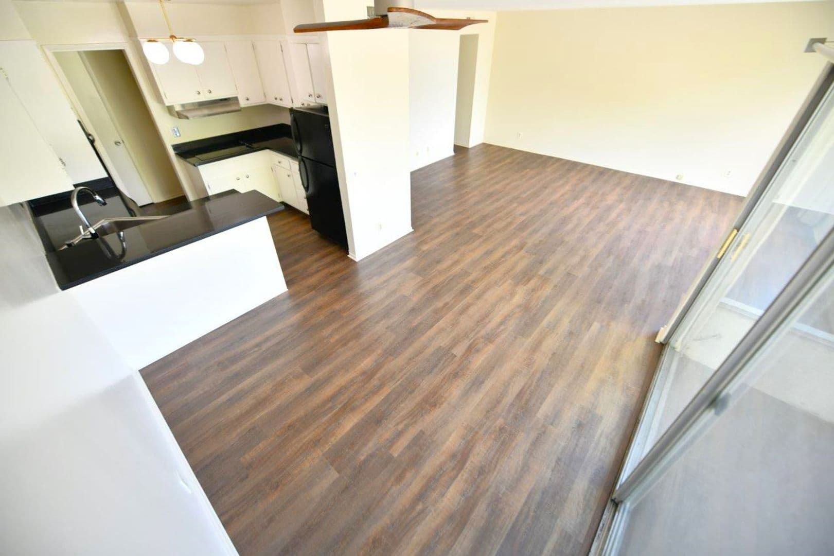 Oakland Apartment: 5401 Broadway Terrace