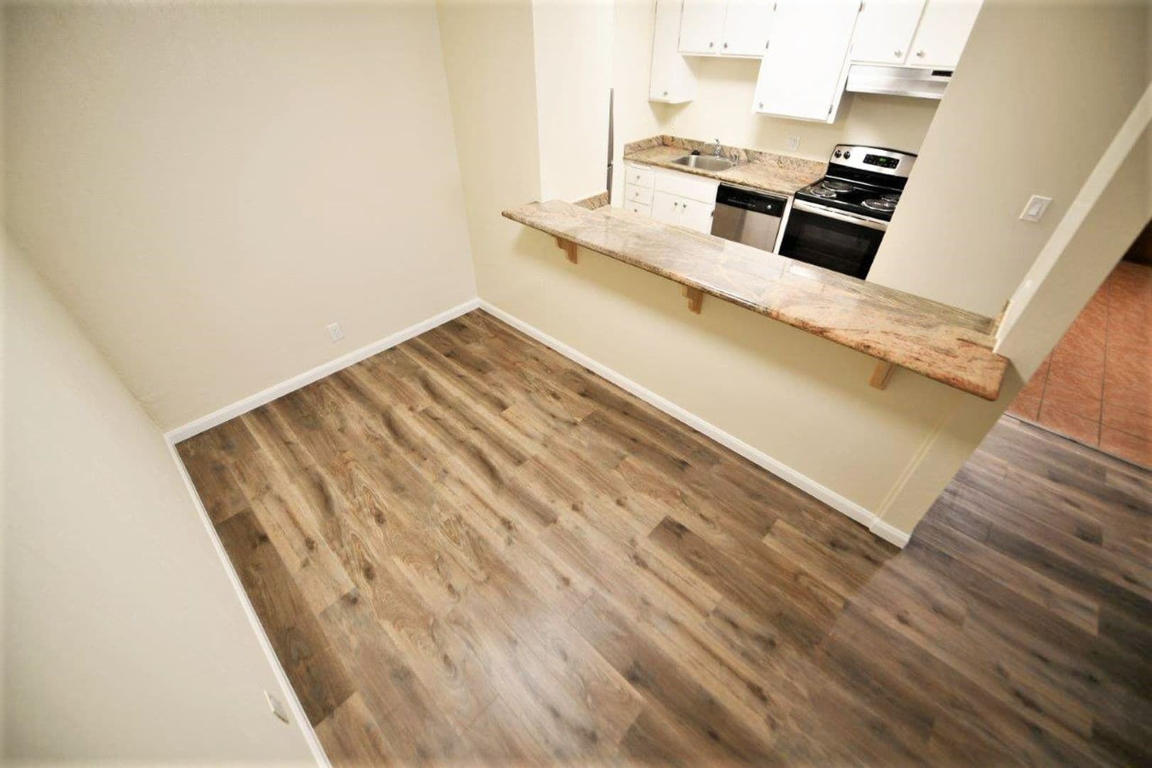 Oakland Apartment: 366 Euclid Avenue