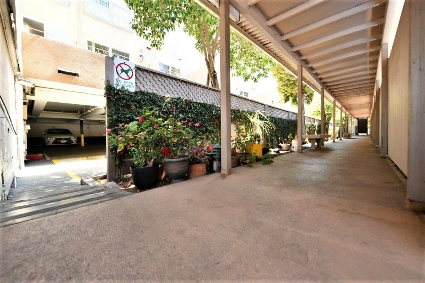 Oakland Apartment: 2801 Summit Street