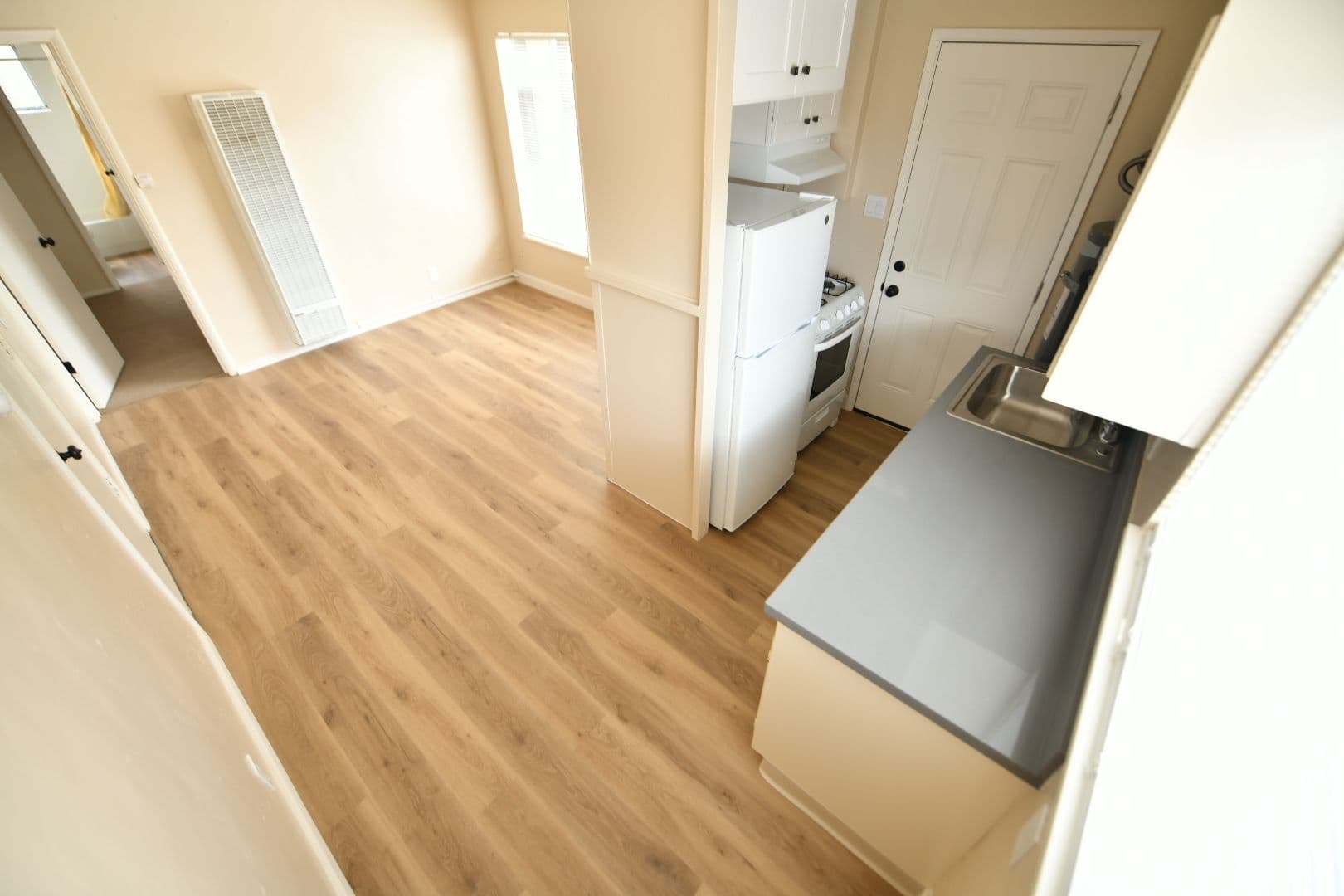 Berkeley Apartment: 3053 Dohr Street