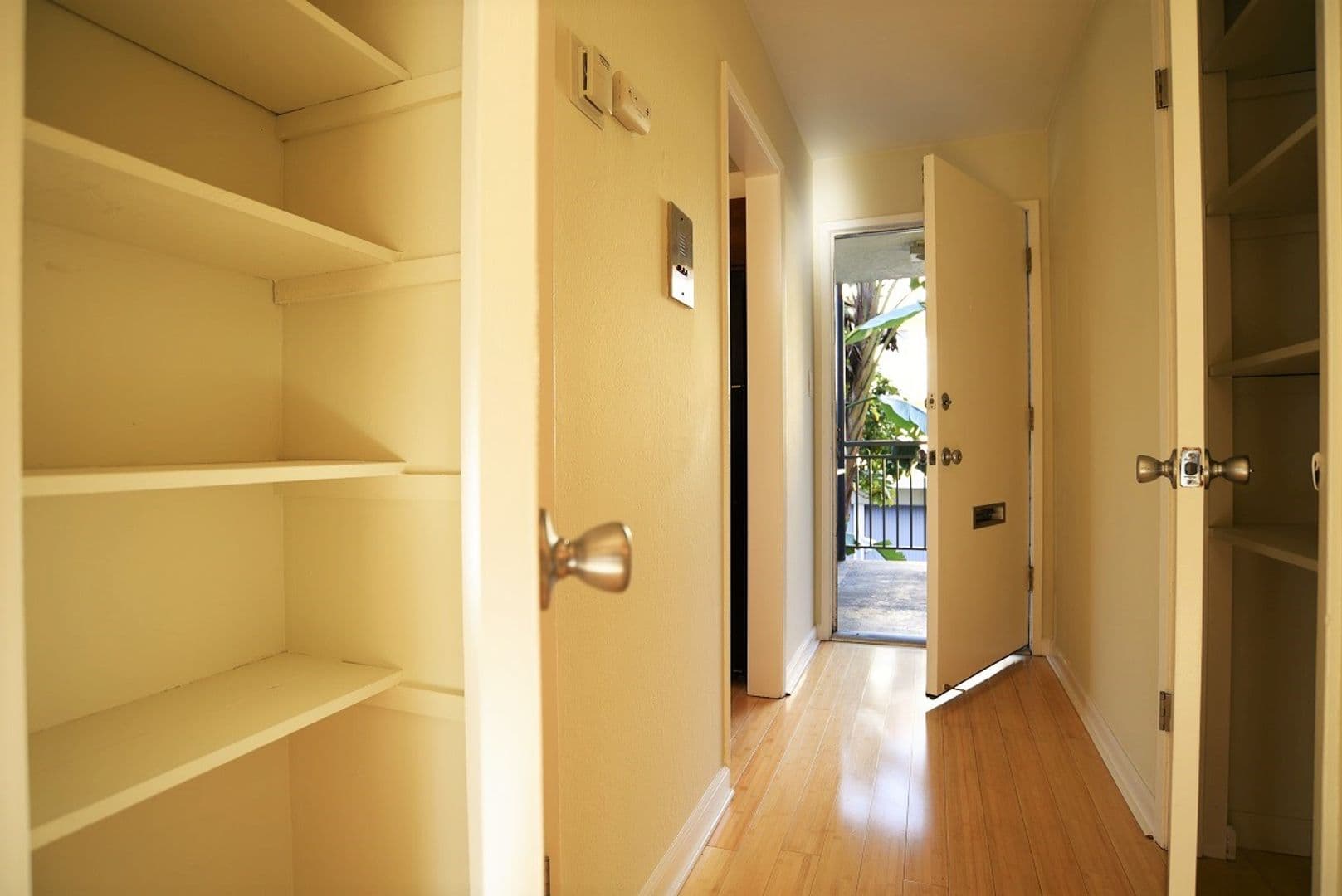 Oakland Apartment: 1738 4th Avenue