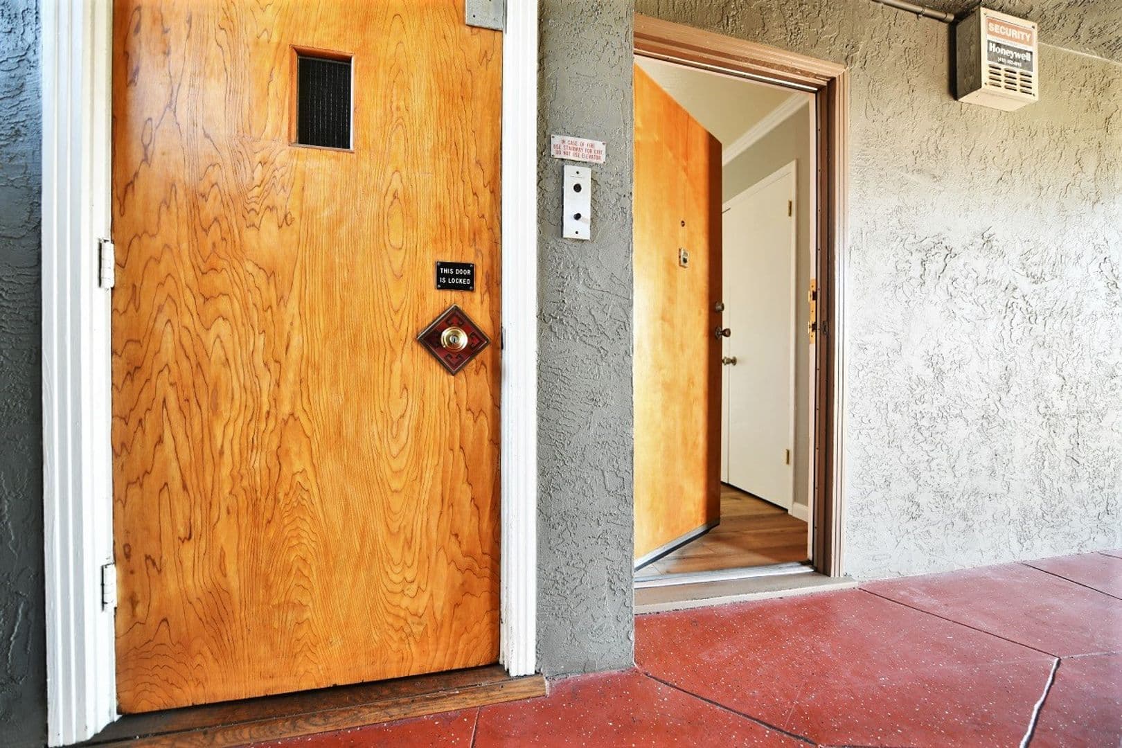 Oakland Apartment: 398 Euclid Avenue