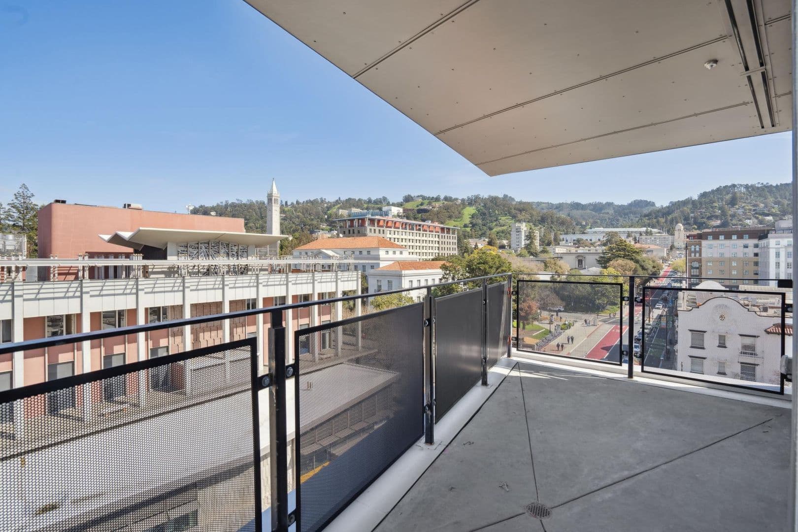 Berkeley Apartment: 2480 Bancroft Way