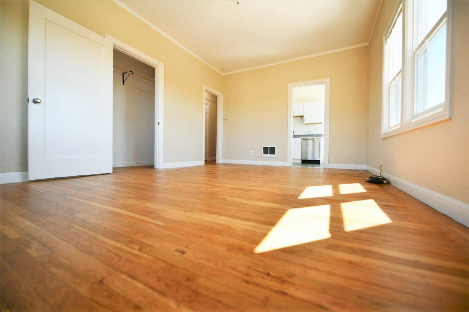 Oakland Apartment: 721 40th Street