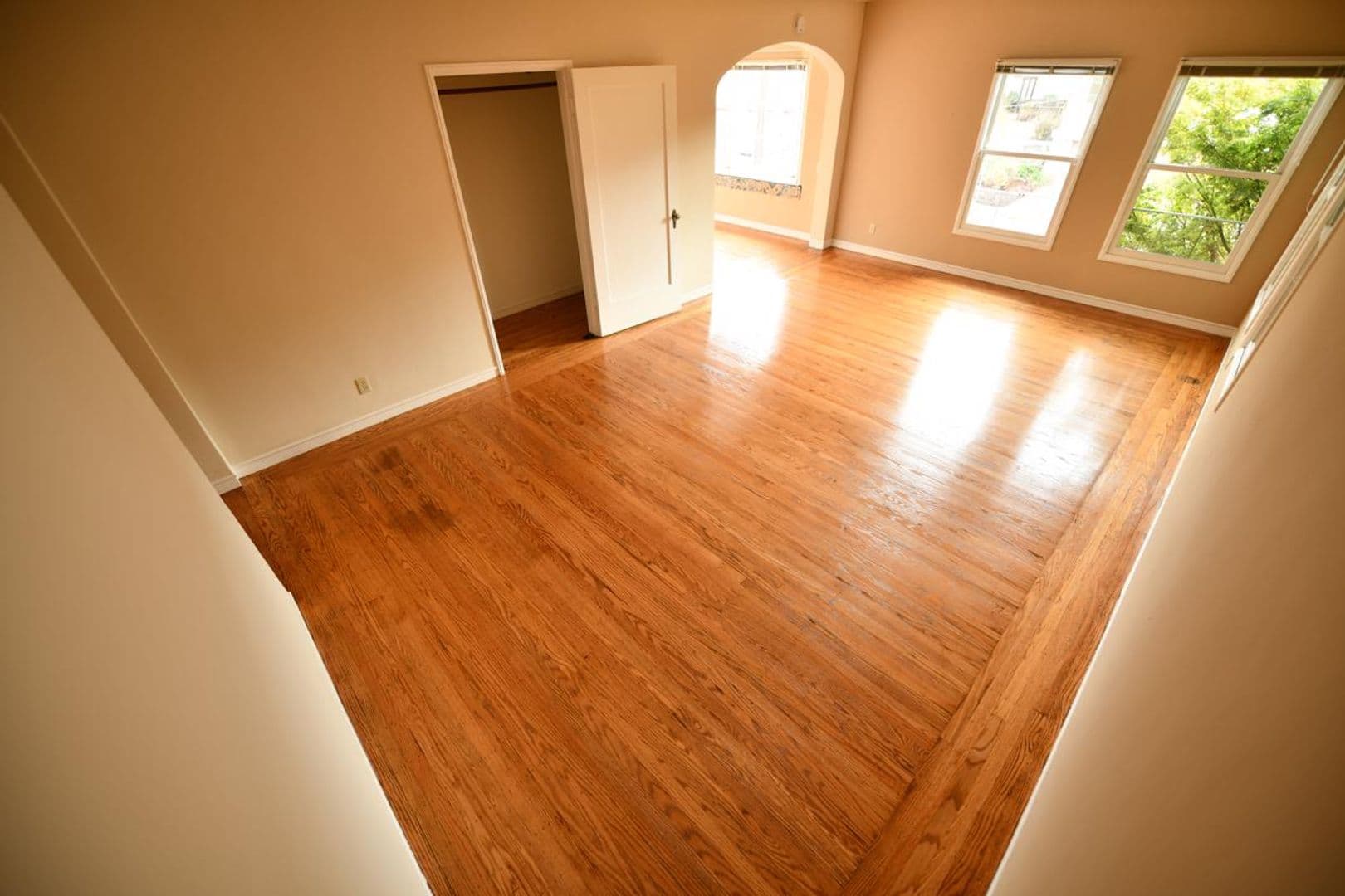 Oakland Apartment: 373 Orange Street