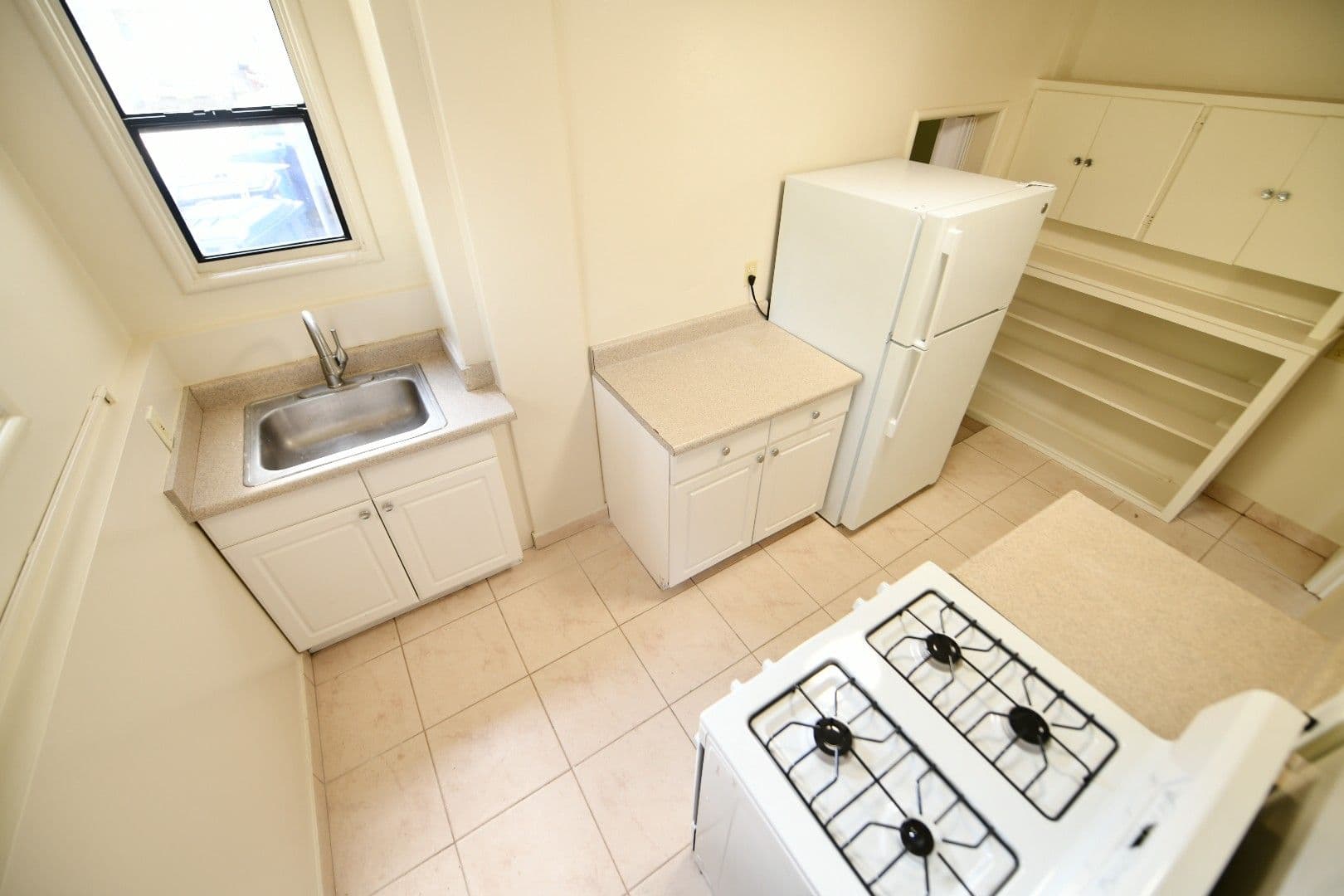 Berkeley Apartment: 2012 Channing Way