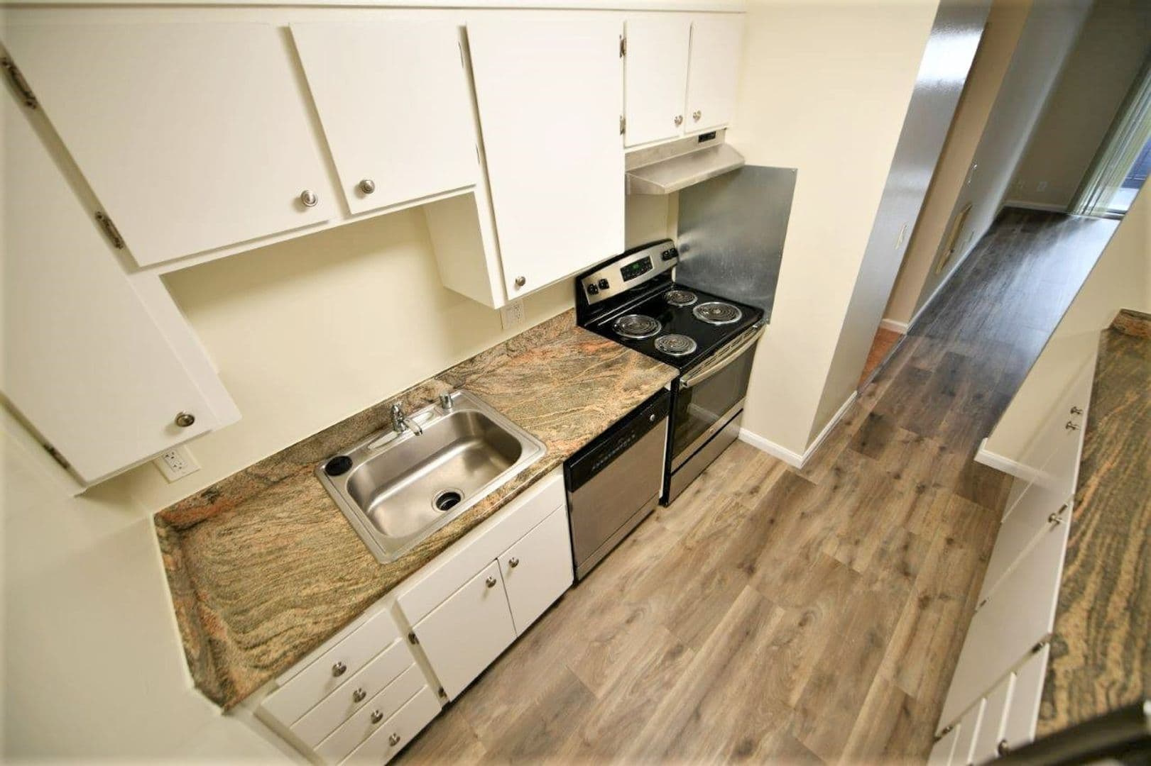 Oakland Apartment: 366 Euclid Avenue