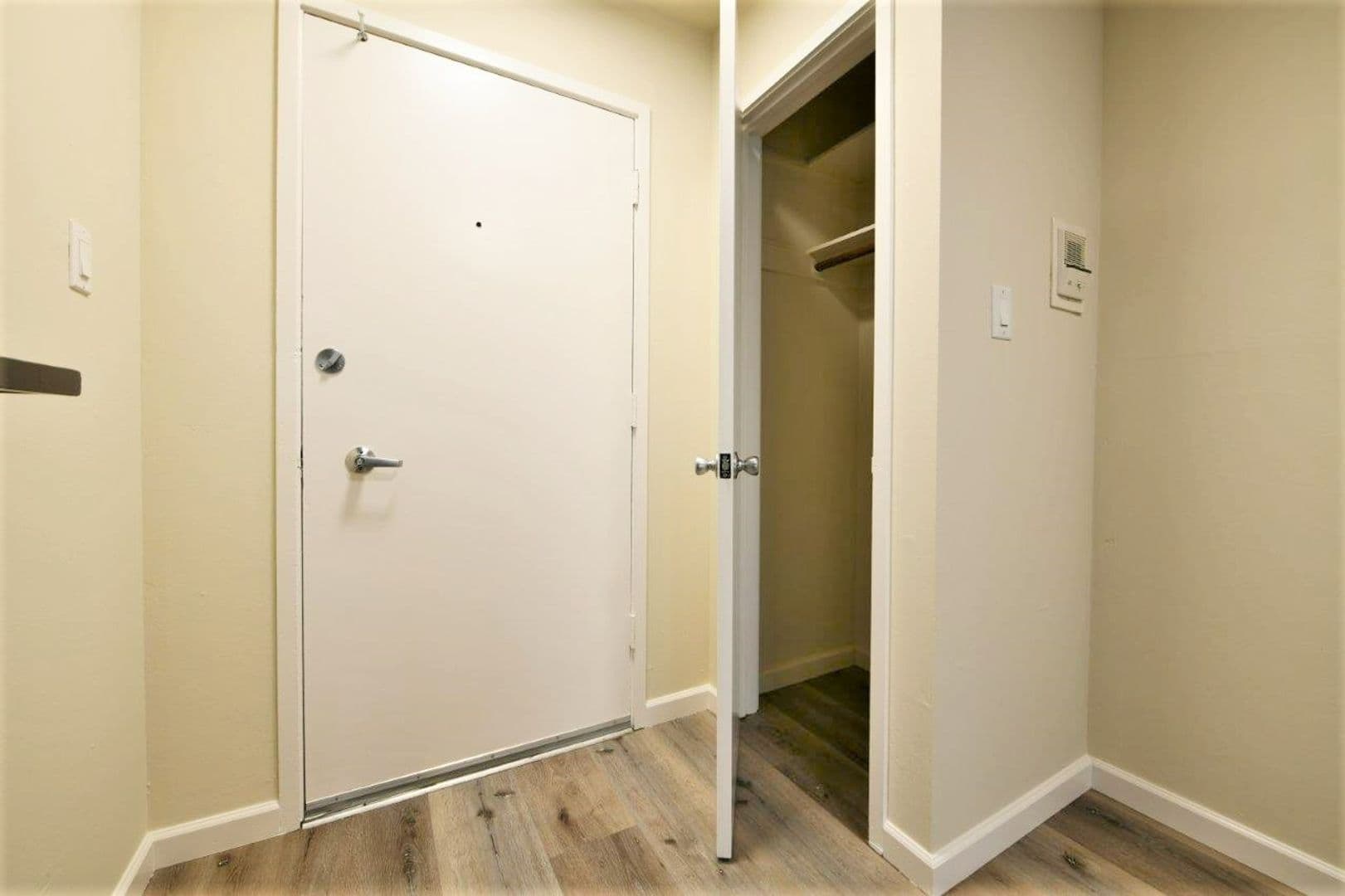 Berkeley Apartment: 2415 College Avenue