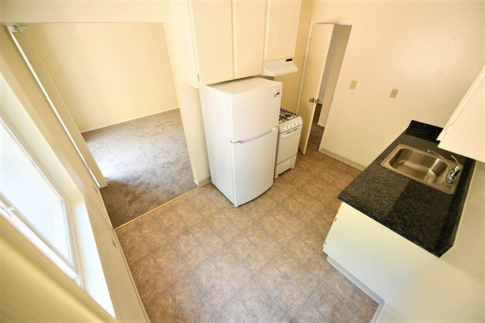 Oakland Apartment: 2801 Summit Street