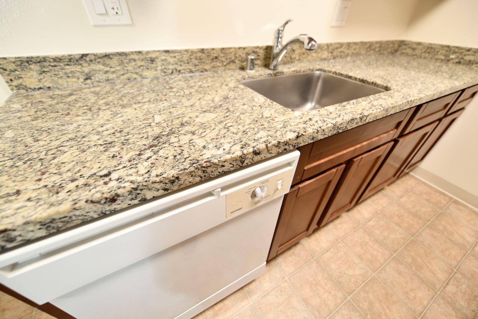 Berkeley Apartment: 1921 Francisco Street