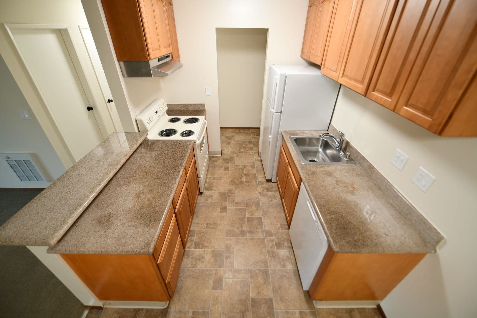 Oakland Apartment: 415 Lagunitas Avenue