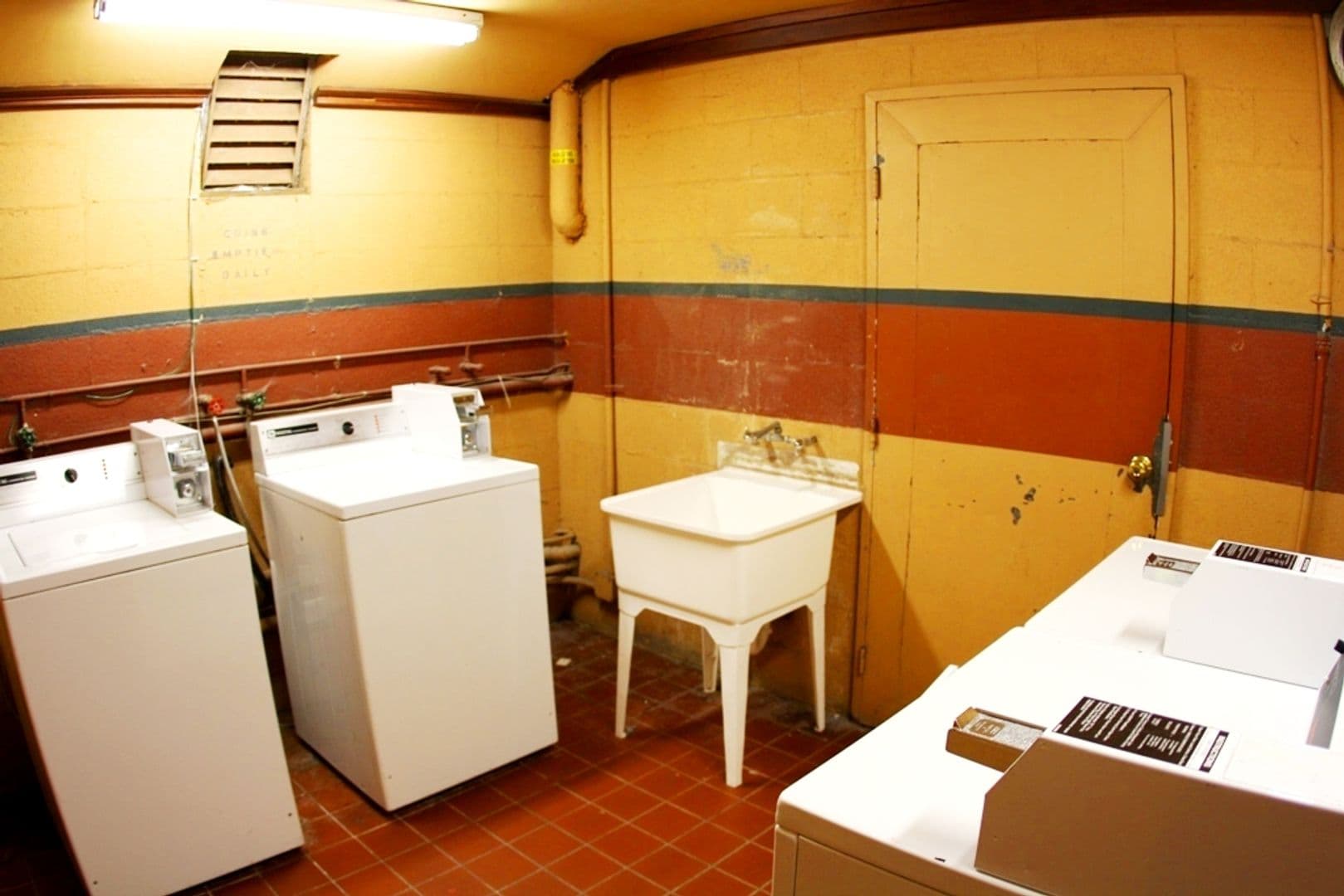Berkeley Apartment: 2525 Stuart Street