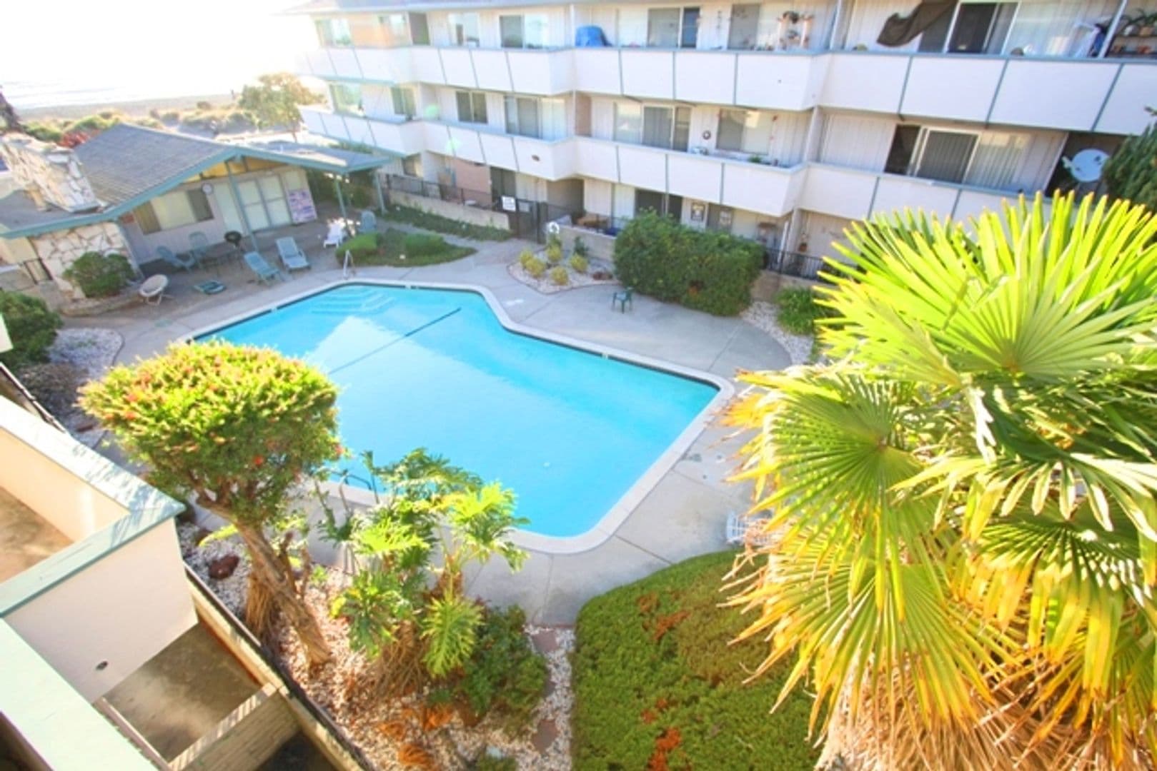 Alameda Apartment: 2031 Shoreline Drive