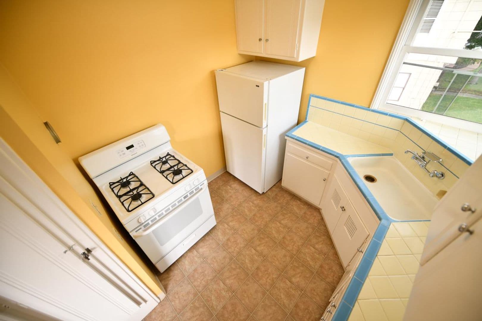 Oakland Apartment: 373 Orange Street