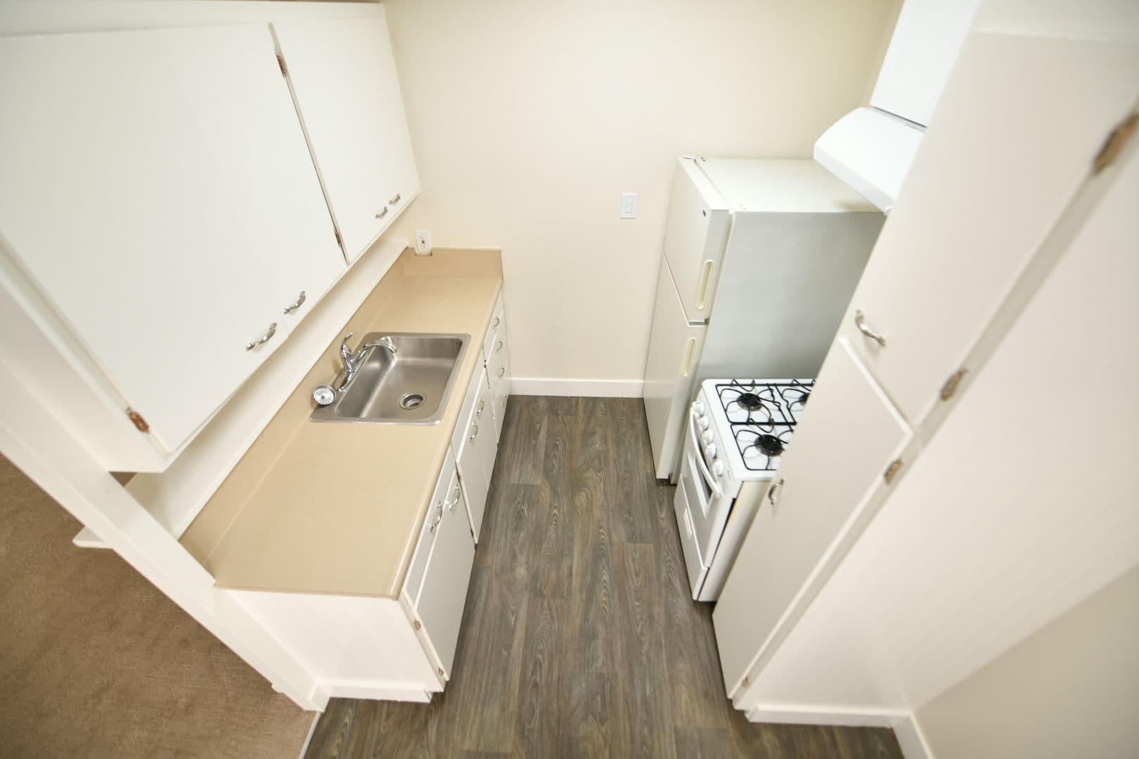 Berkeley Apartment: 1898 Alcatraz Avenue