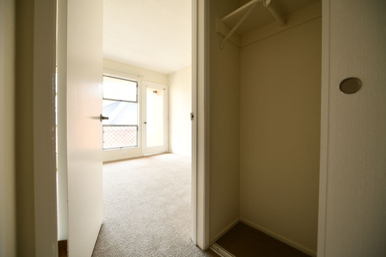 Oakland Apartment: 95 Linda Avenue