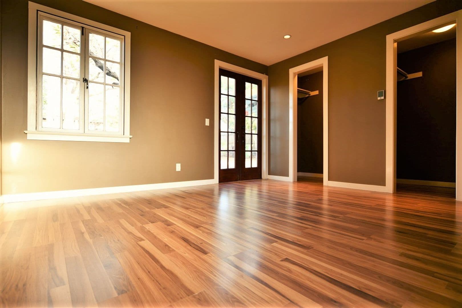 Oakland House: 6632 Simson Street