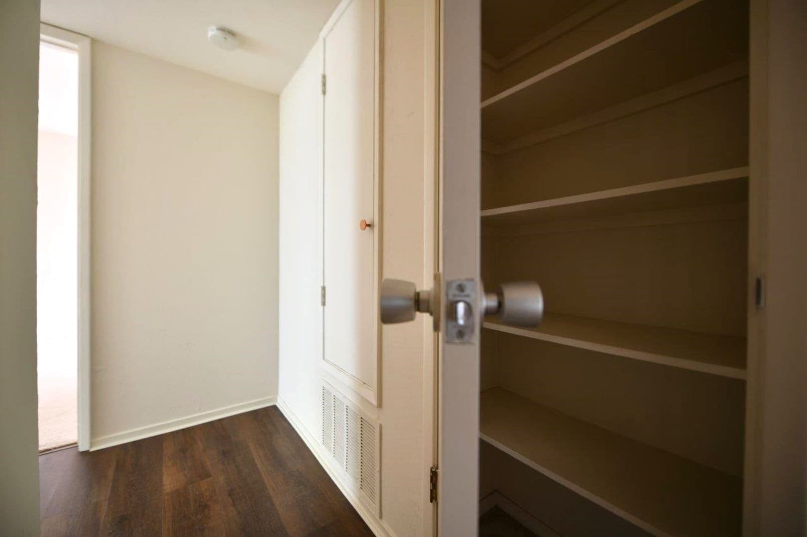 Oakland Apartment: 5401 Broadway Terrace