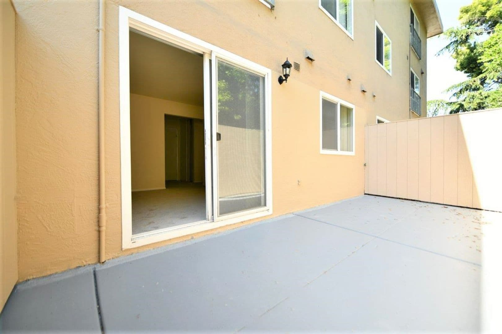 Oakland Apartment: 2801 Summit Street
