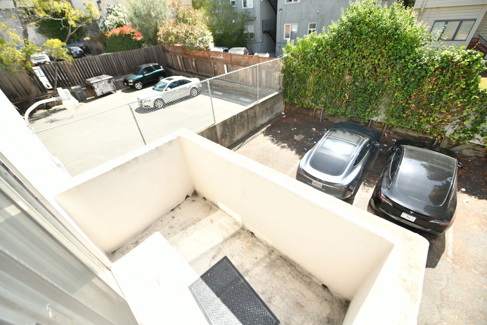Berkeley Apartment: 2418 Dwight Way