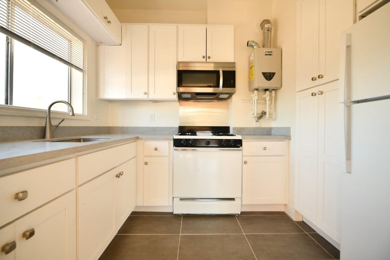 Martinez Apartment: 1131 Pine Street