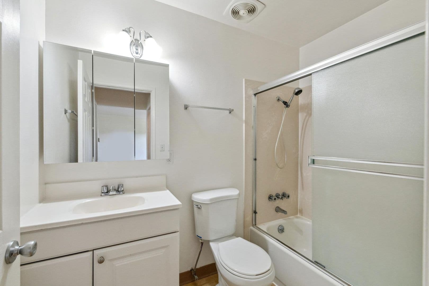 Oakland Apartment: 434 E. 17th Street