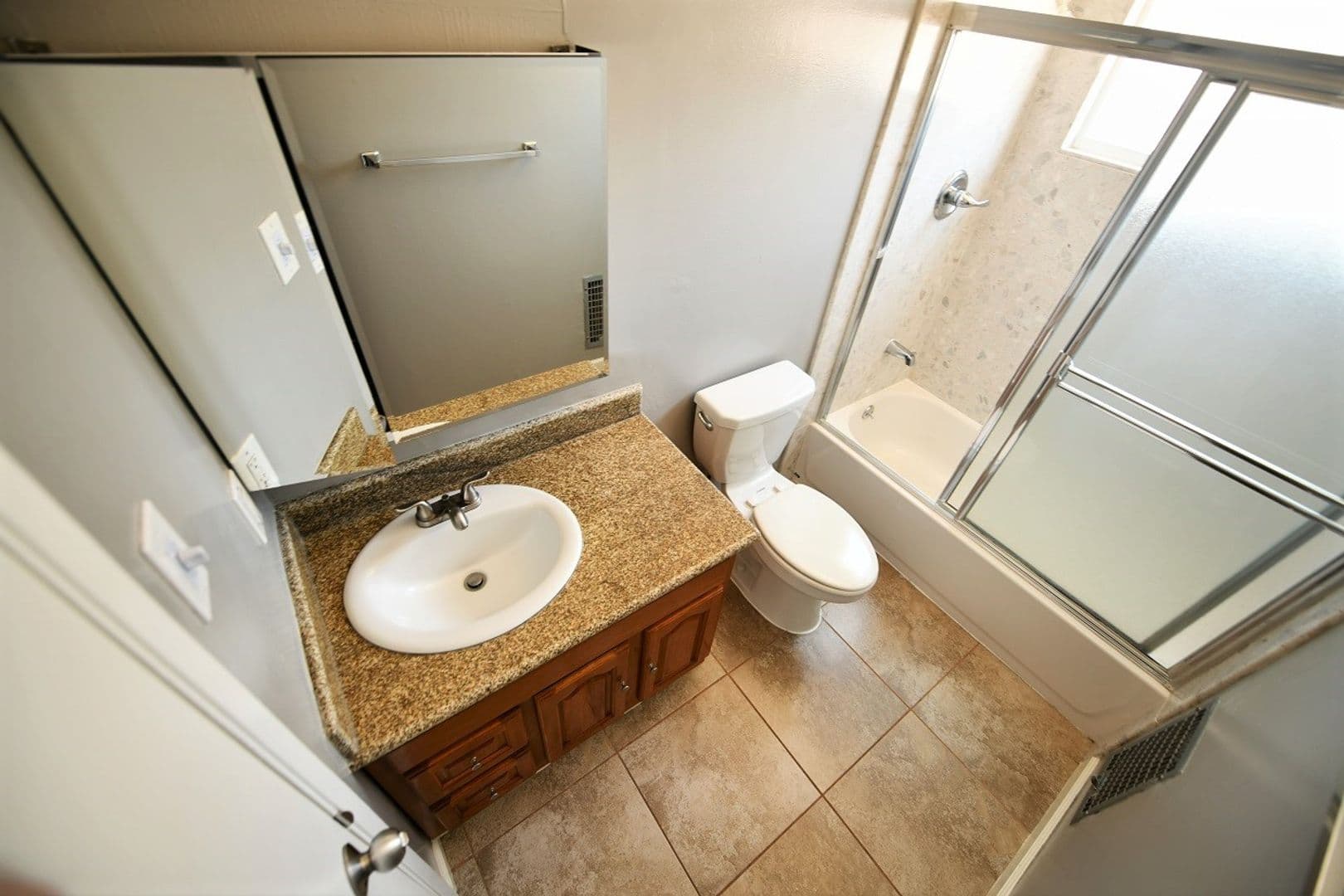 Oakland Apartment: 398 Euclid Avenue