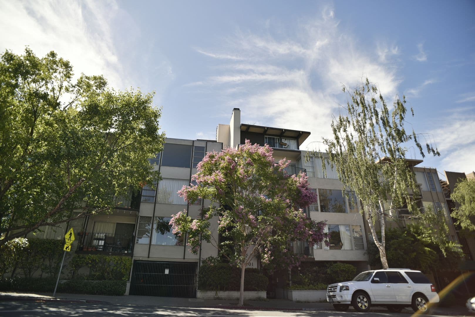 Oakland Apartment: 5401 Broadway Terrace