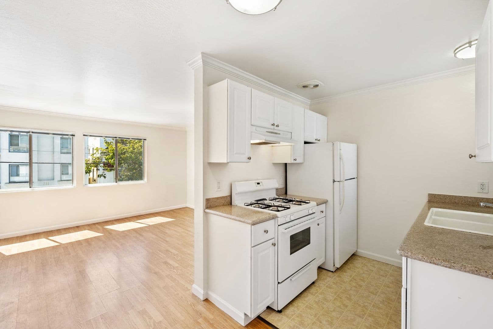Oakland Apartment: 1435 3rd Avenue
