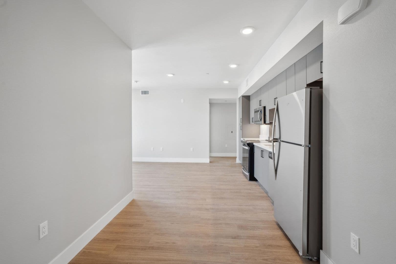 Berkeley Apartment: 2480 Bancroft Way