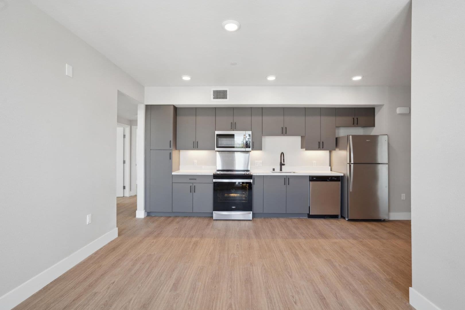 Berkeley Apartment: 2480 Bancroft Way