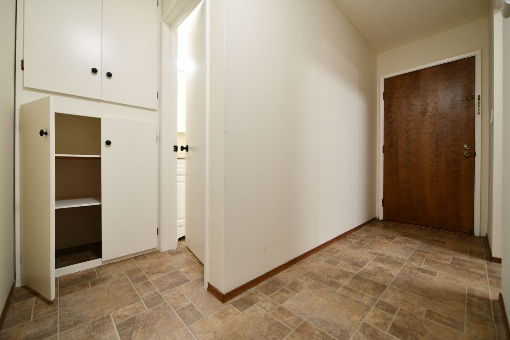 Oakland Apartment: 415 Lagunitas Avenue