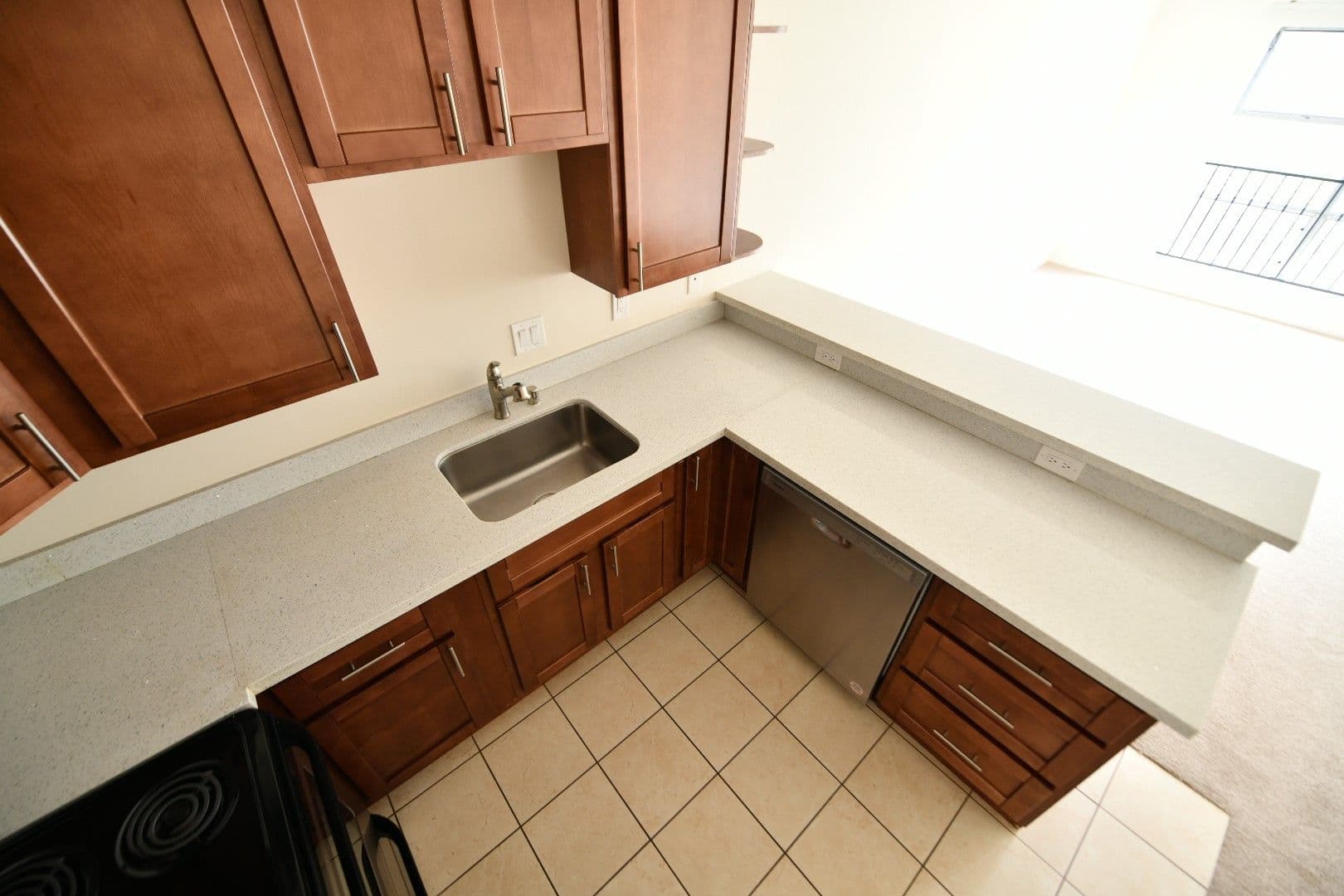 Oakland Apartment: 95 Linda Avenue